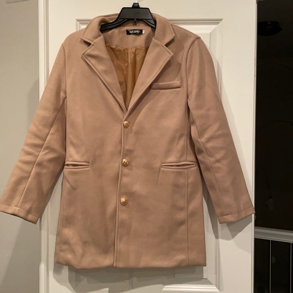 Flex supply tan overcoat size medium. Loose blazer coat